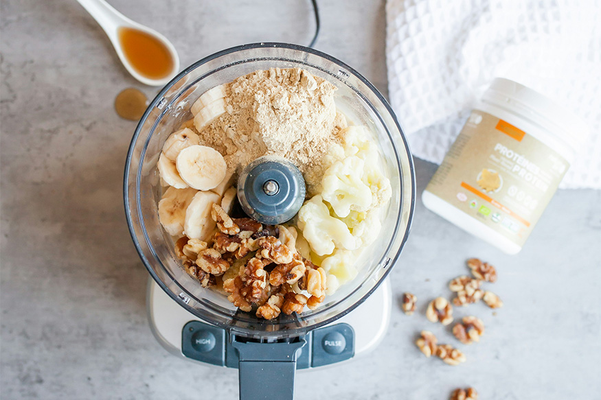 blender-full-of-healthy-food-and-protein-powder-unsplash